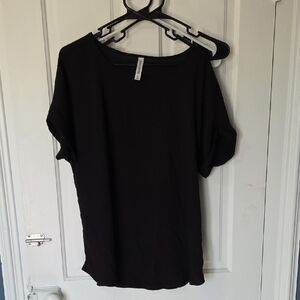Zenana Outfitters Black Short Sleeve Tee